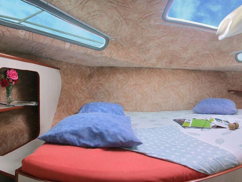 Book yachts online - motorboat - Sedan 1170 - TREBES FR - rent
