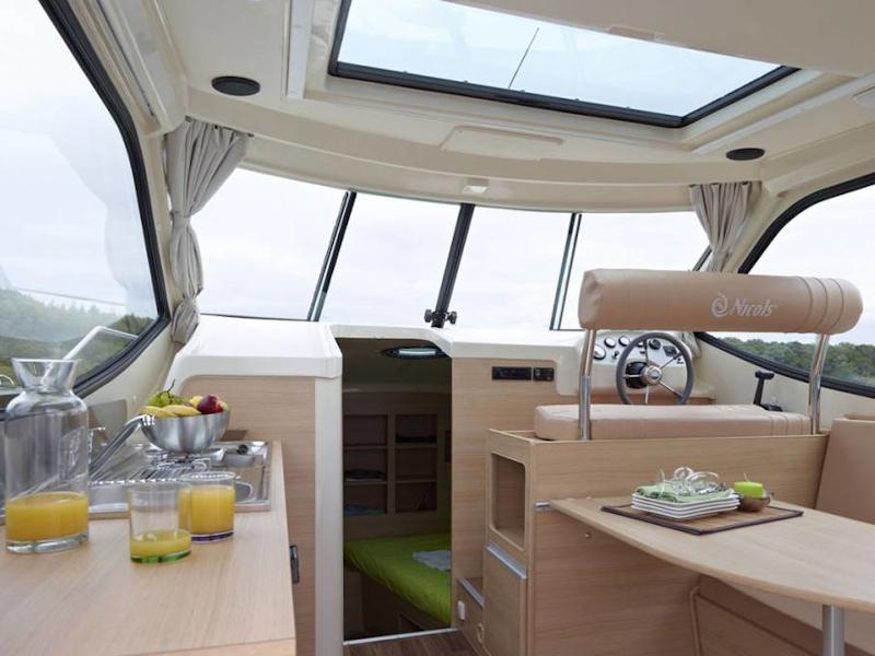 Book yachts online - motorboat - Sedan Primo - TEUPITZ DE - rent