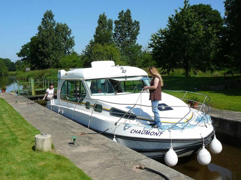 Book yachts online - motorboat - Sedan 1000 - ROYAN FR - rent