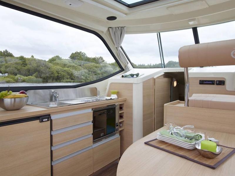 Book yachts online - motorboat - Sedan Primo - MUTZIG FR - rent