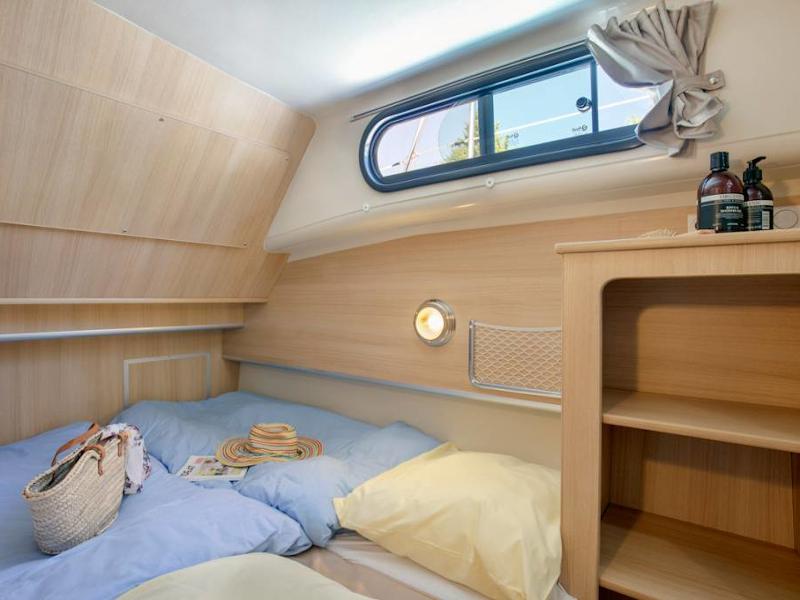 Book yachts online - motorboat - Octo Fly - Bois le Duc NL - rent