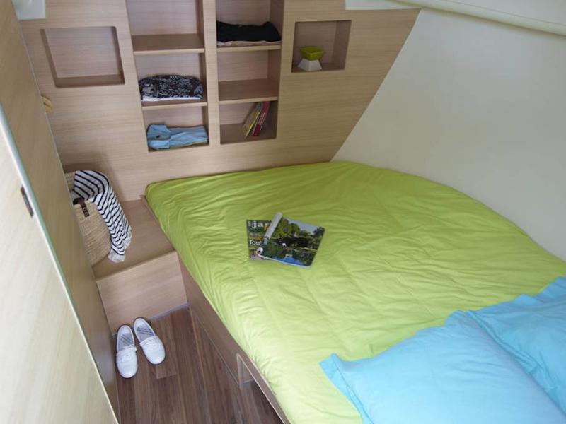 Book yachts online - motorboat - Sedan Primo - LOSNE FR - rent