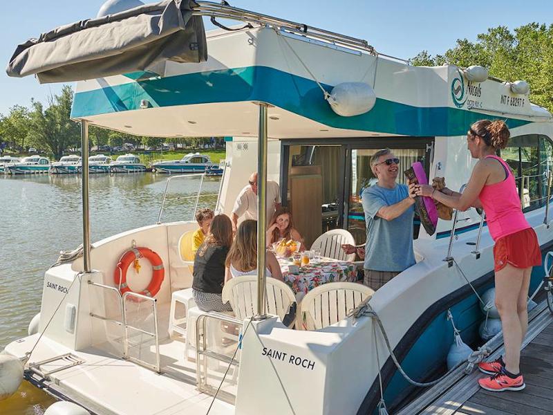 Book yachts online - motorboat - Quattro Fly C - NEUWILLER FR - rent