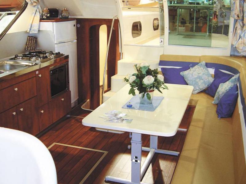 Book yachts online - motorboat - Confort 1100 - CAPESTANG FR - rent