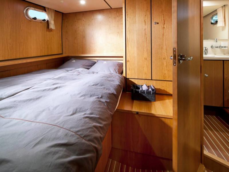 Book yachts online - motorboat - Linssen Grand Sturdy 30.9 AC - Nova Vita - rent
