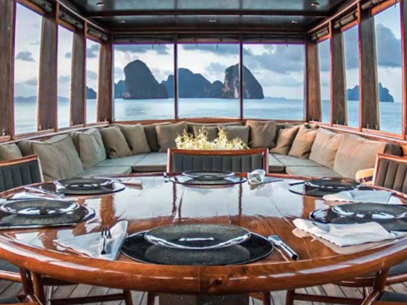 Book yachts online - motorboat - Wooden motor yacht - Maha Bhetra - rent
