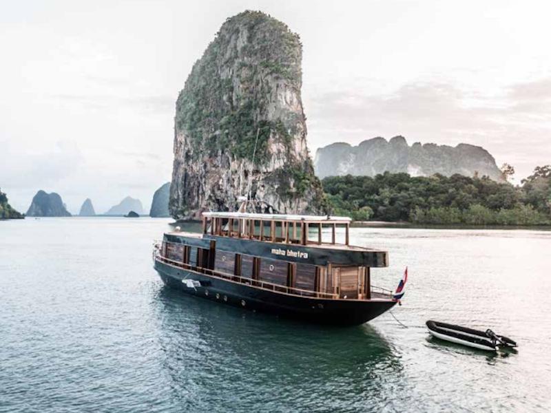 Book yachts online - motorboat - Wooden motor yacht - Maha Bhetra - rent