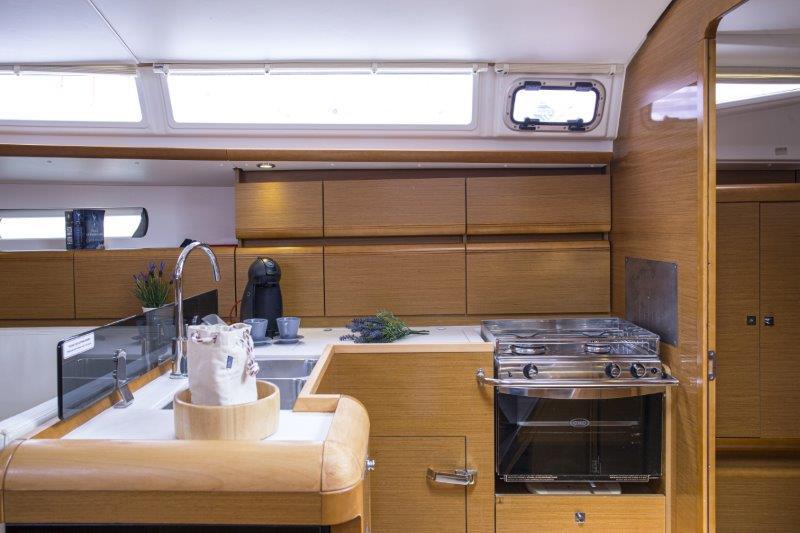 Book yachts online - sailboat - Sun Odyssey 439 - LADY LINDA - rent