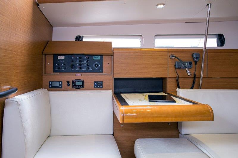 Book yachts online - sailboat - Sun Odyssey 439 - LADY LINDA - rent