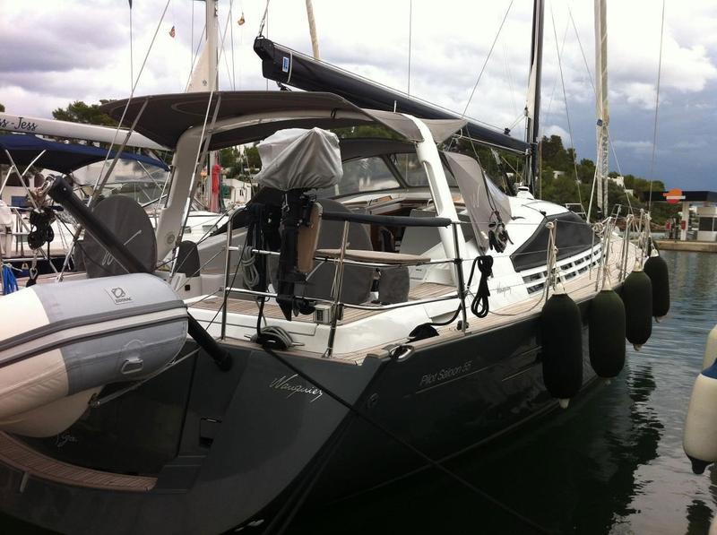 Book yachts online - sailboat - Wauquiez Pilot Saloon 55 - ADIQELL - rent