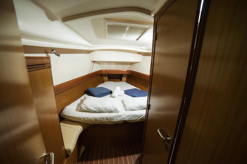 Book yachts online - sailboat - Sun Odyssey 42 i_2008 - SY_2052 - rent
