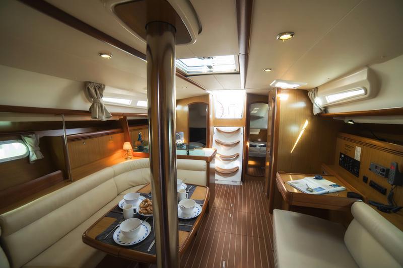 Book yachts online - sailboat - Sun Odyssey 42 i_2008 - SY_2052 - rent