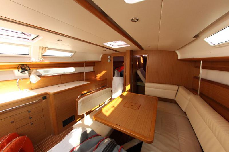 Book yachts online - sailboat - Sun Odyssey 44 i_2009_ - SY_2045 - rent