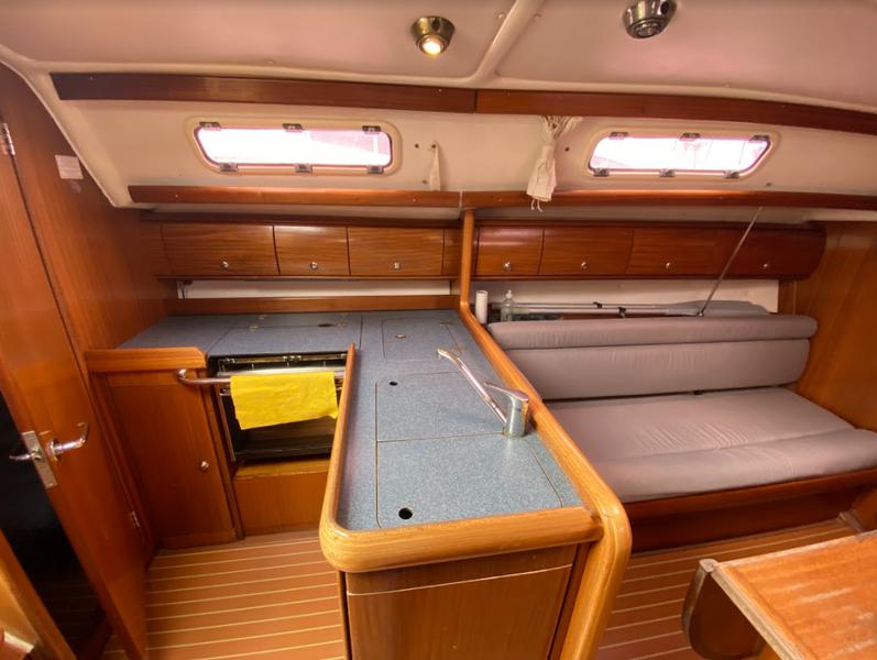Book yachts online - sailboat - Bavaria 36 - L'Espurna - rent