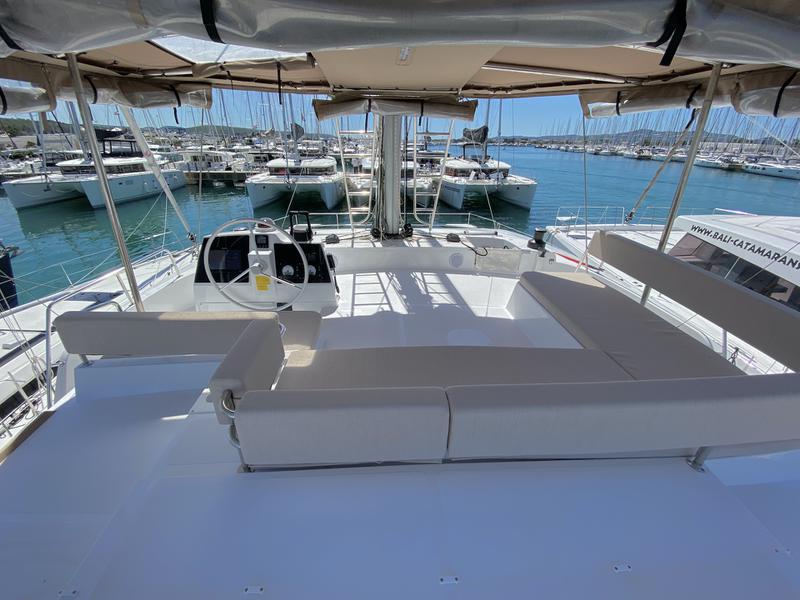 Book yachts online - catamaran - Bali 4.6 - Acrux - rent