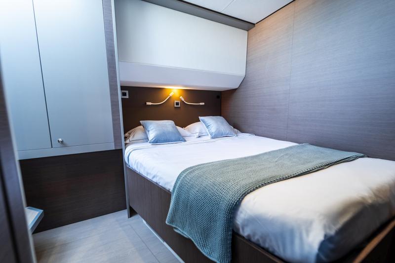 Book yachts online - catamaran - Bali 5.4. - Signature Concept - rent