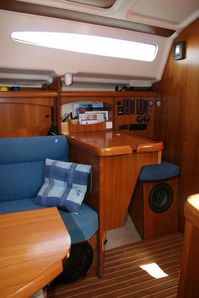 Book yachts online - sailboat - Sun Odyssey 29.2 - Mirabai - rent