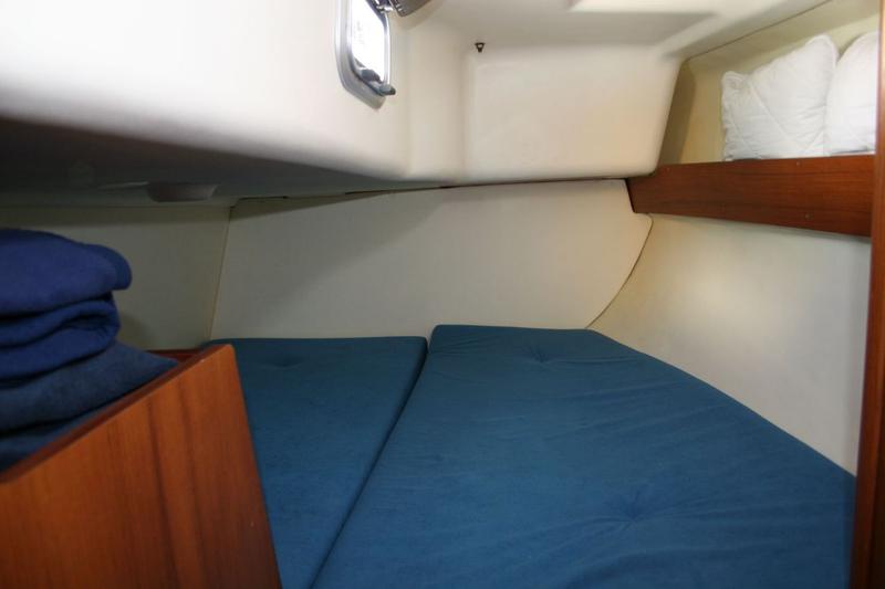 Book yachts online - sailboat - Sun Odyssey 29.2 - Mirabai - rent
