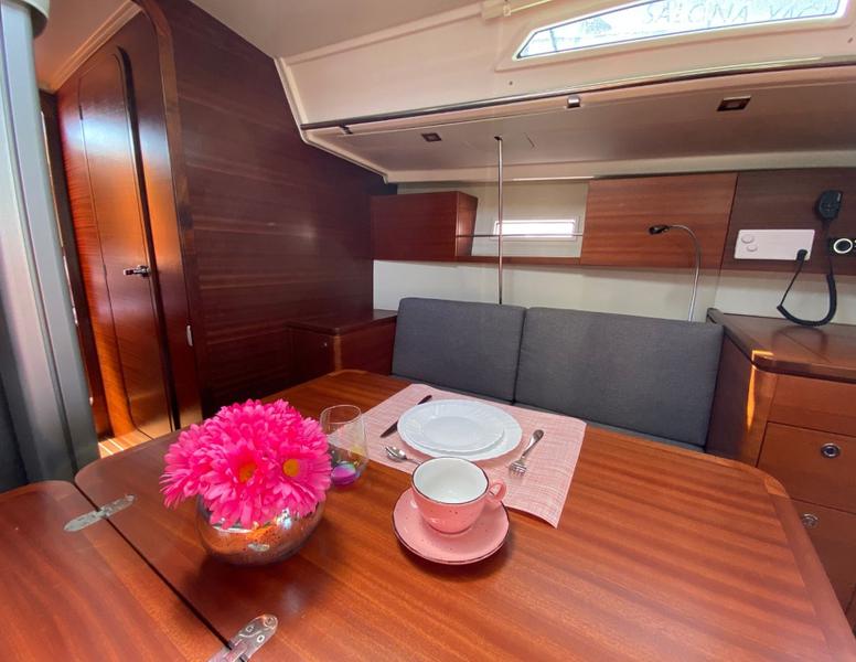 Book yachts online - sailboat - Salona 44 - LeeLoo - rent