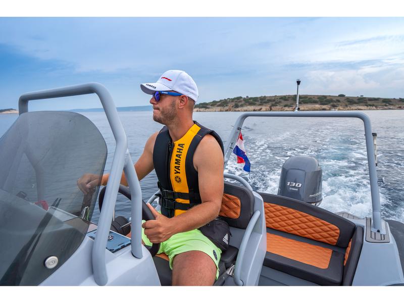 Book yachts online - motorboat - Highfield Sport 560 - no name - rent