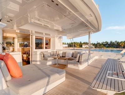 Book yachts online - catamaran - Lagoon 52F - MOJITO ex BE HAPPY - rent