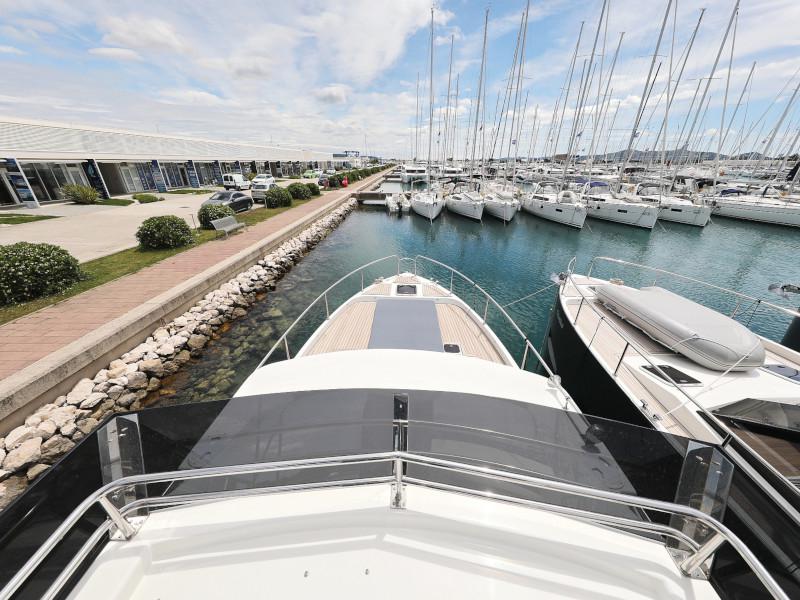 Book yachts online - motorboat - Futura 40 Grand Horizon - VESPUCCI - rent
