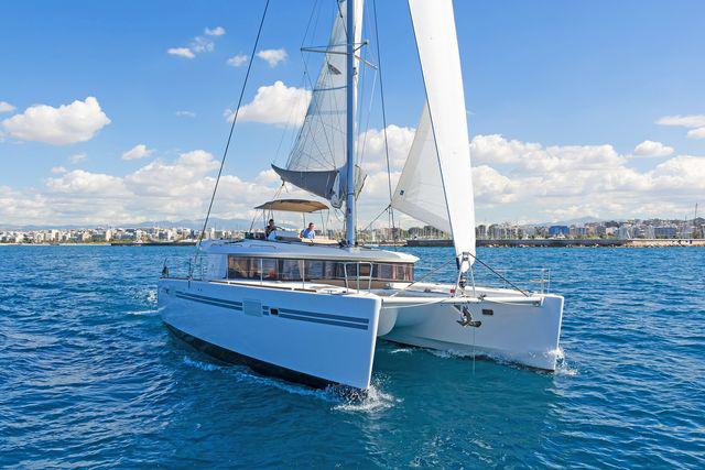 Book yachts online - catamaran - Lagoon 450 Fly A/C &amp; GEN - TAMIRO II - rent