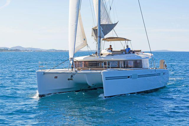 Book yachts online - catamaran - Lagoon 450 Fly A/C &amp; GEN - TAMIRO II - rent