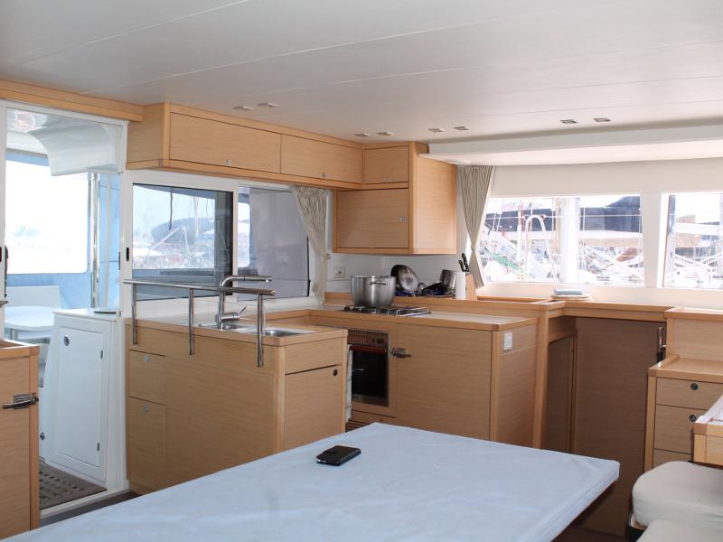 Book yachts online - catamaran - Lagoon 450 - Uranus Planet - rent