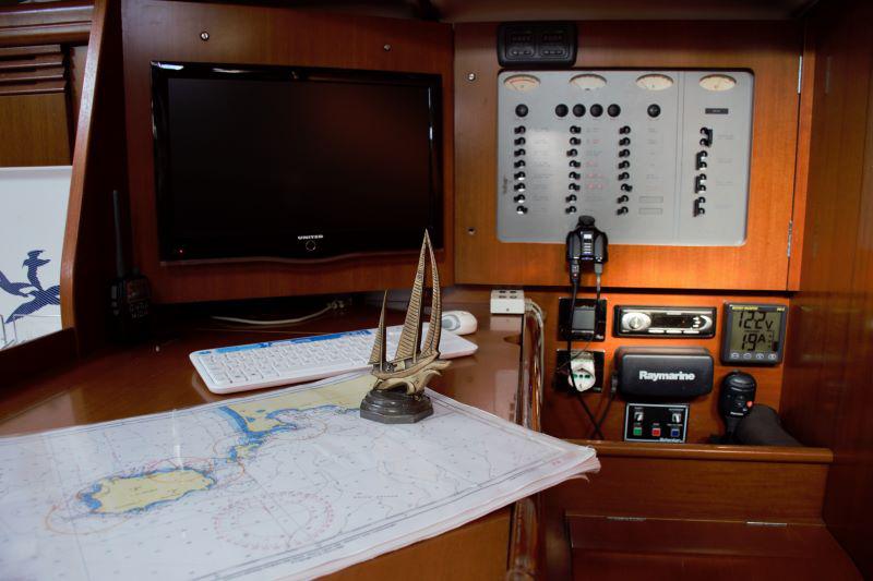Book yachts online - sailboat - Oceanis 523 - Ninfea - rent