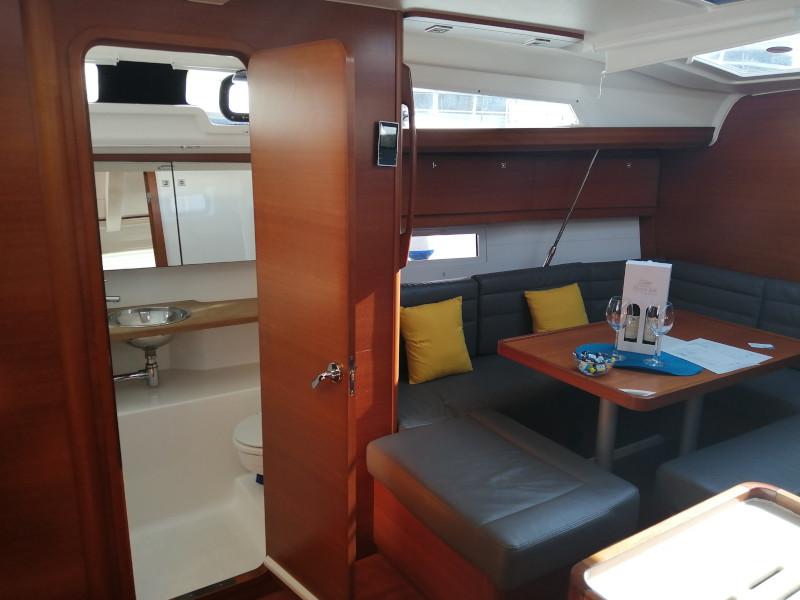 Book yachts online - sailboat - Dufour 412 Grandlarge - Bety - rent