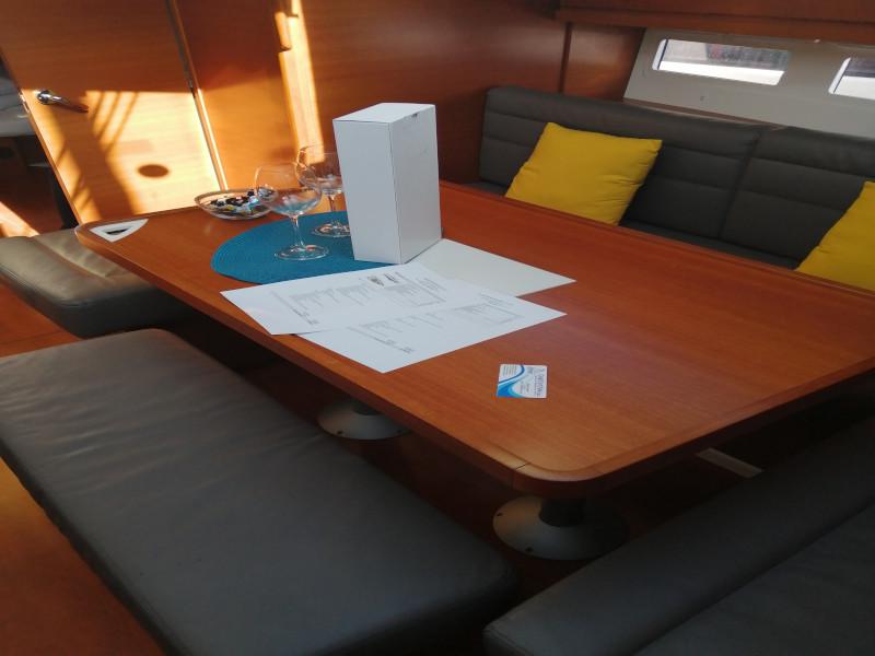 Book yachts online - sailboat - Dufour 412 Grandlarge - Bety - rent