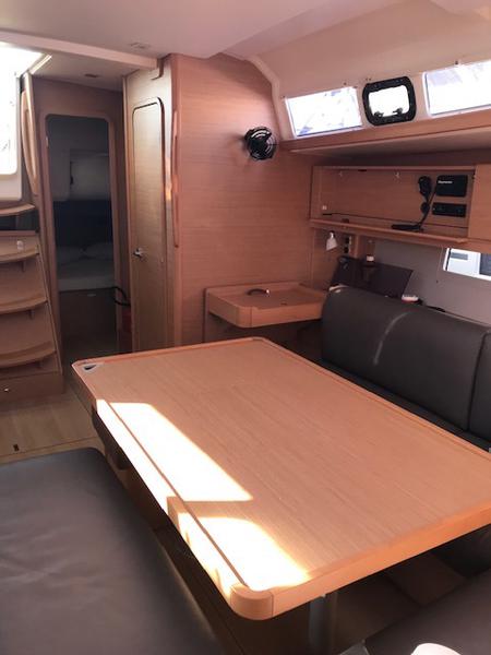 Book yachts online - sailboat - Dufour 460 Grand Large - Vanilla - rent