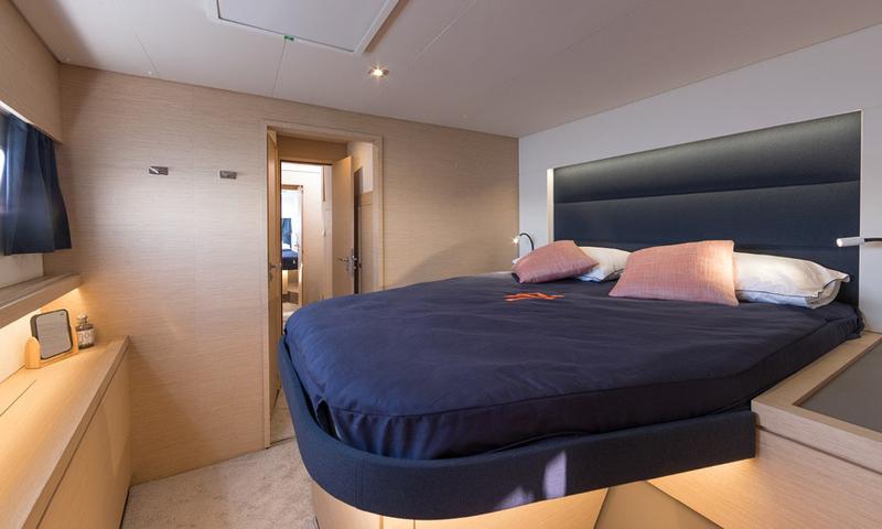 Book yachts online - catamaran - Saona 47 - ES-A/C, Gen, Water-maker - rent