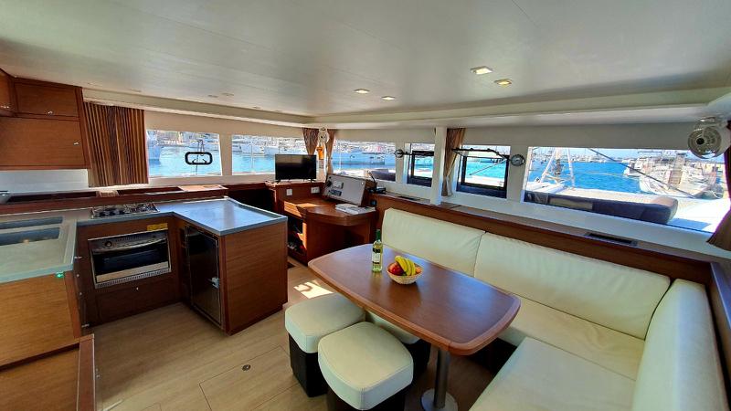 Book yachts online - catamaran - Lagoon 450F - ISMA - rent