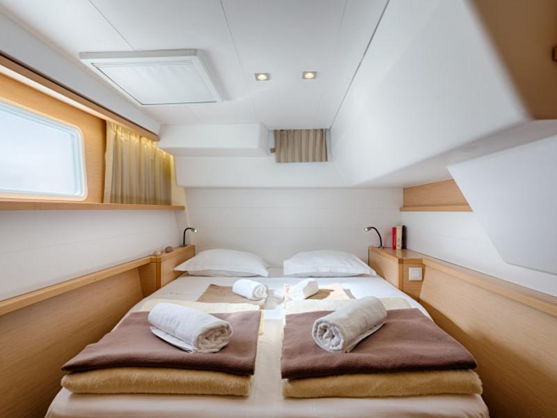 Book yachts online - catamaran - Lagoon 450 F Luxury - ALBA MOUSE  - rent