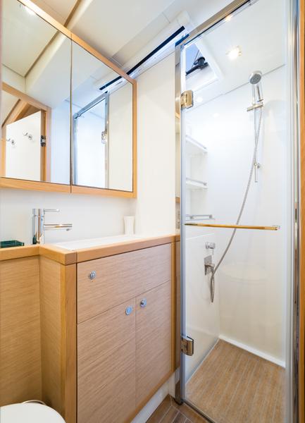 Book yachts online - catamaran - Lagoon 620 - TWIN - rent