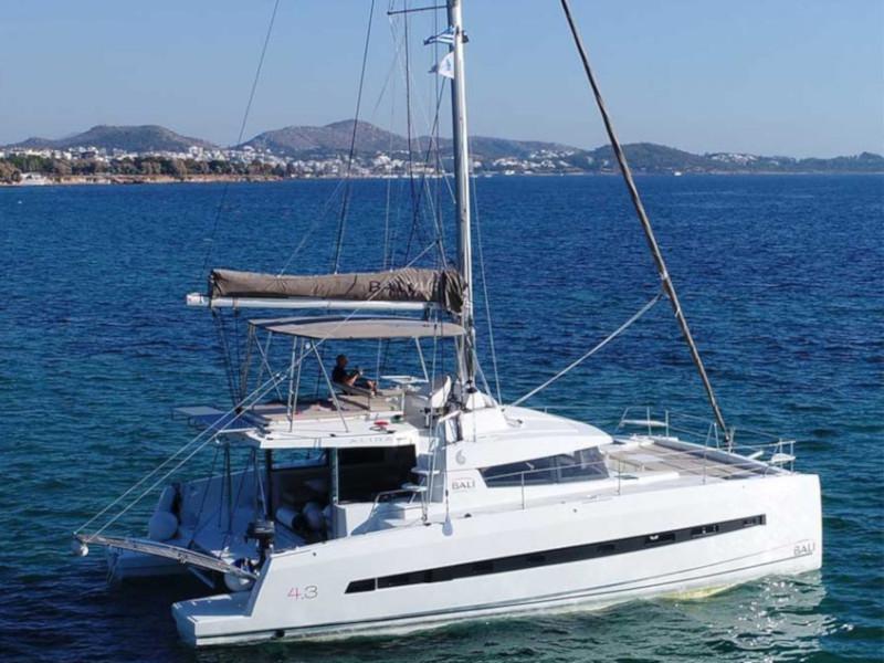 Book yachts online - catamaran - Bali 4.3 - Alina - rent