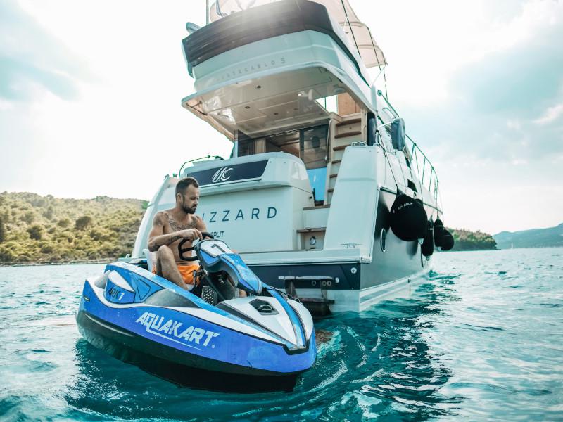 Book yachts online - motorboat - Monte Carlo 5 - Blizzard - rent