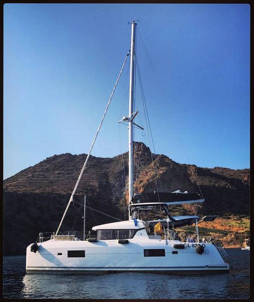 Book yachts online - catamaran - Lagoon 42 - Antares - rent