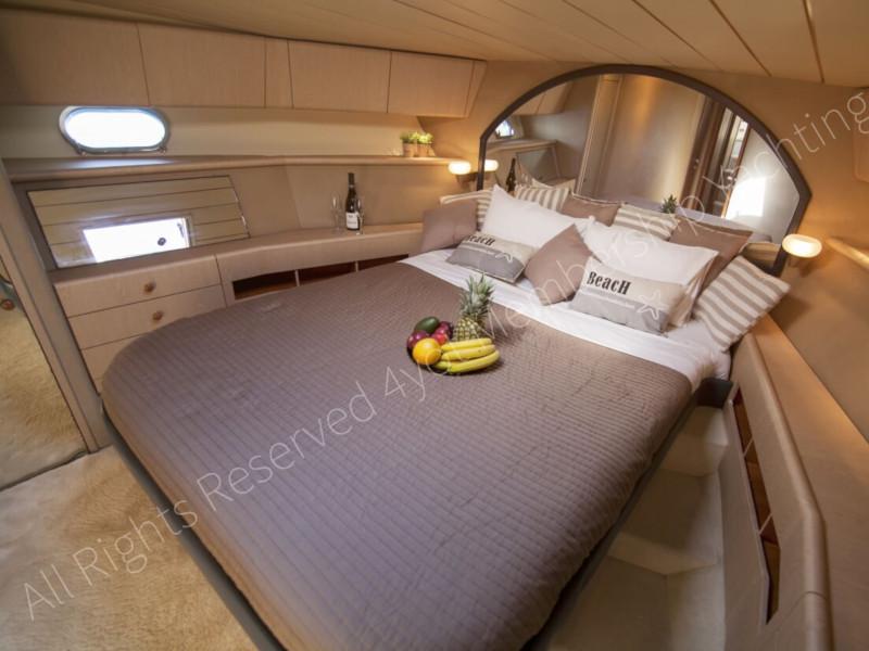 Book yachts online - motorboat - Ferretti 58/64ft - Alter Ego II - rent