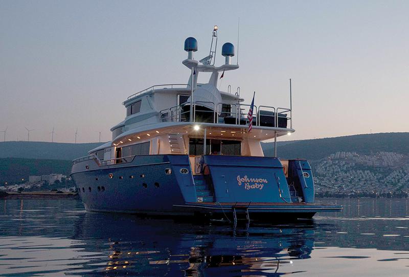 Book yachts online - motorboat - Johnson 87 - Johnson Baby - rent