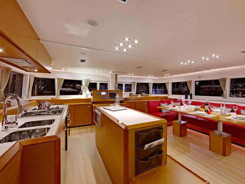 Book yachts online - catamaran - Lagoon 620 - PHANTOM - rent