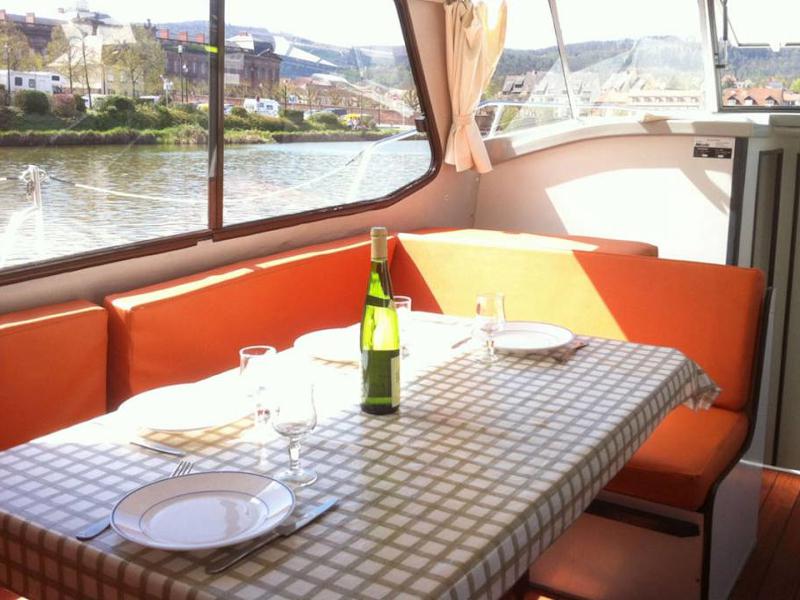 Book yachts online - motorboat - Riviera 920 - TOULON - rent