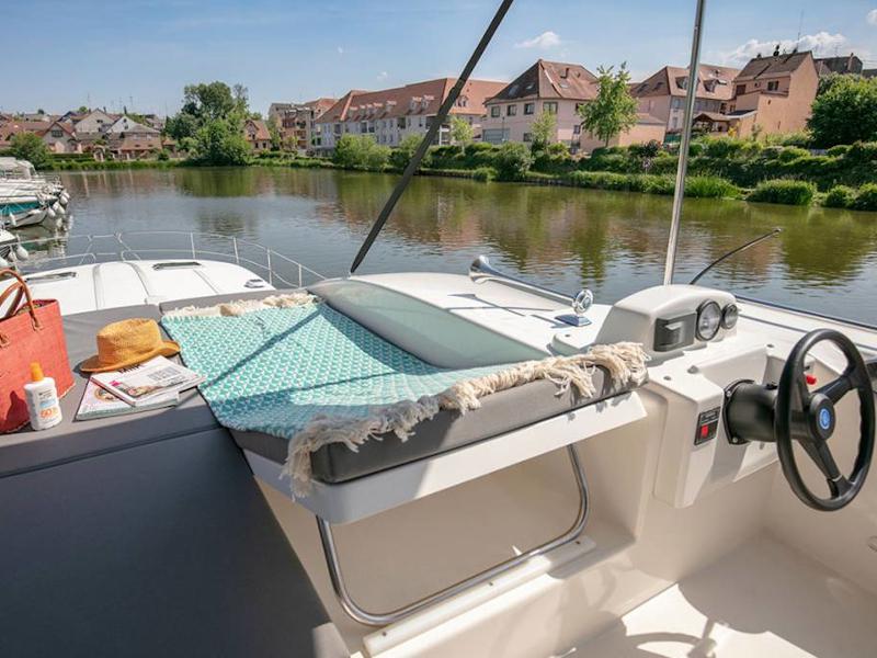 Book yachts online - motorboat - Octo Fly C - ALESIA FR - rent