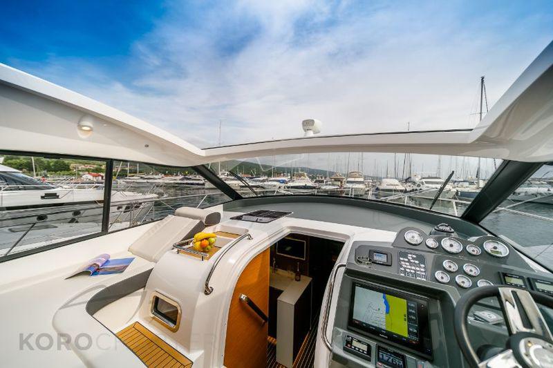 Book yachts online - motorboat - Bavaria S40 Coupe - Arcadia - rent