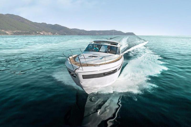 Book yachts online - motorboat - Bavaria S40 Coupe - Arcadia - rent