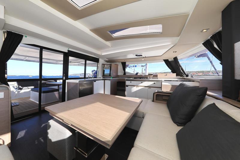 Book yachts online - catamaran - Elba 45 - Dreamcatcher - rent