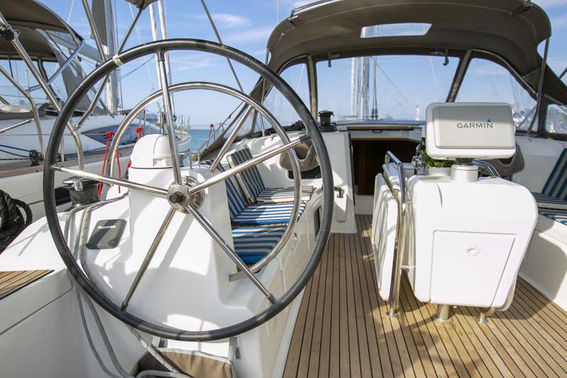 Book yachts online - sailboat - Sun Odyssey 479 - GUINNESS - rent