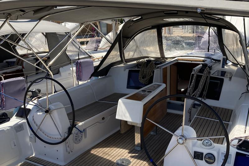 Book yachts online - sailboat - Dufour 382 Grand Large - Andreana - rent